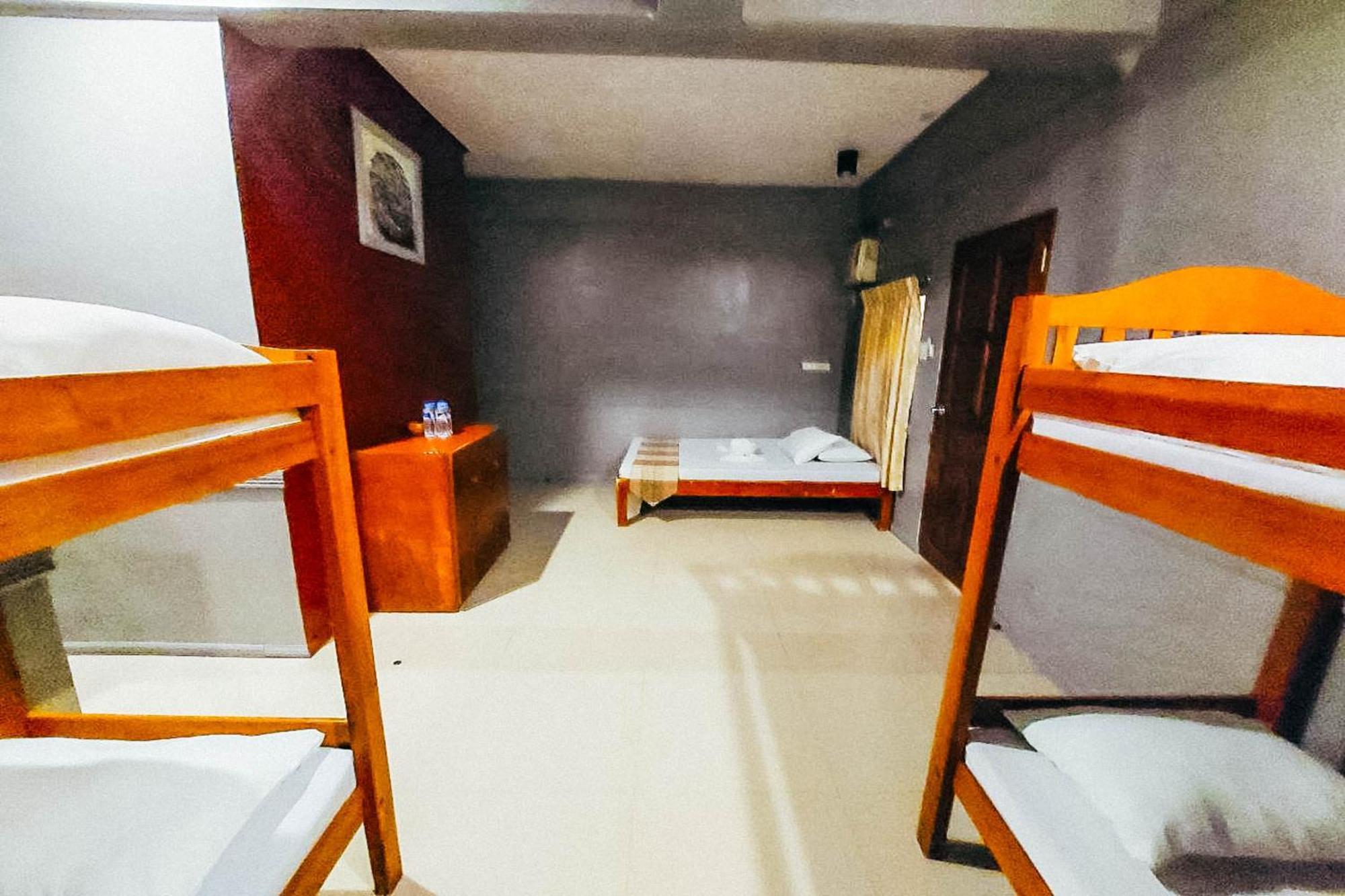 Mbg Travellers Inn Powered By Cocotel Puerto Princesa Room photo