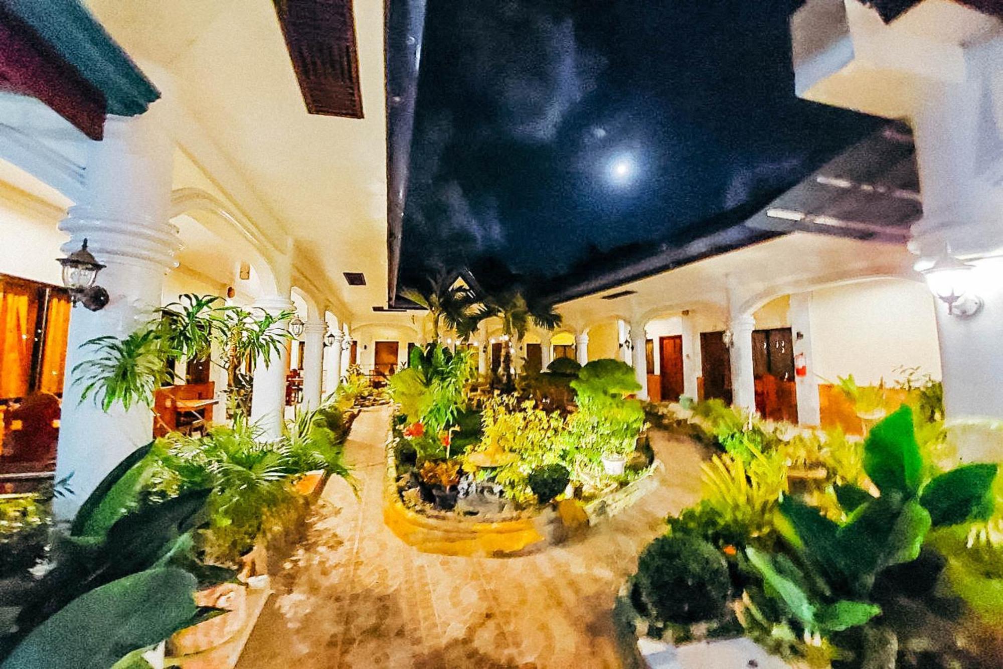 Mbg Travellers Inn Powered By Cocotel Puerto Princesa Exterior photo